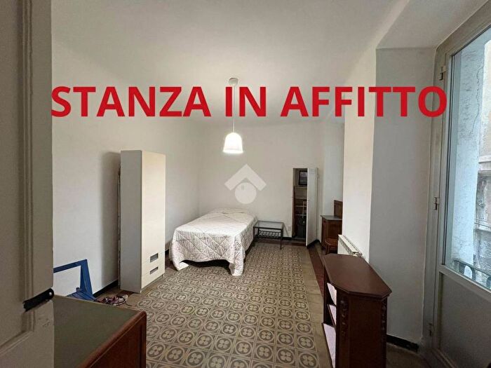 Appartamento trilocale in affitto in Via di S Bernardo, Molo, Genova