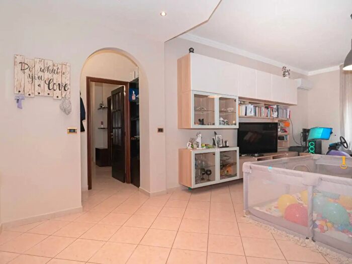 Appartamento con 7 locali in vendita in Via Aldo Moro, Giarre