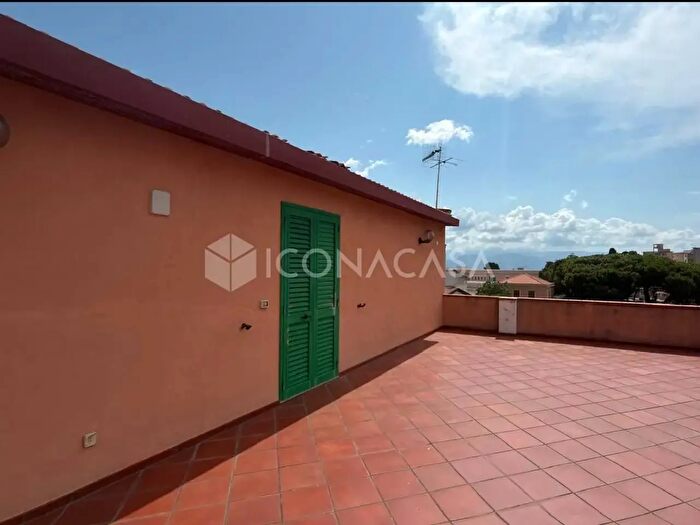 Appartamento con 7 locali in vendita in Via Reno SNC, Messina