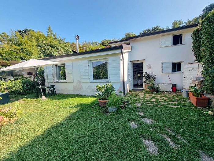 Casa con 5 locali in vendita in Lerici