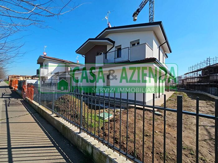 Appartamento trilocale in vendita in Via Lazzaretto, Pozzuolo Martesana