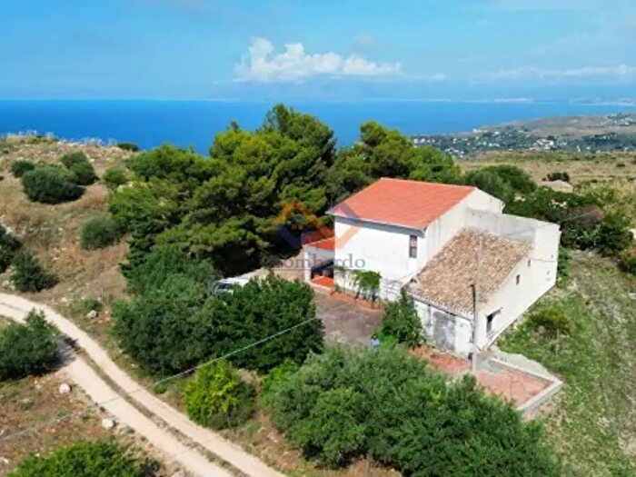 Casa con 6 locali in vendita in Contrada Sarmuci, Castellammare Del Golfo