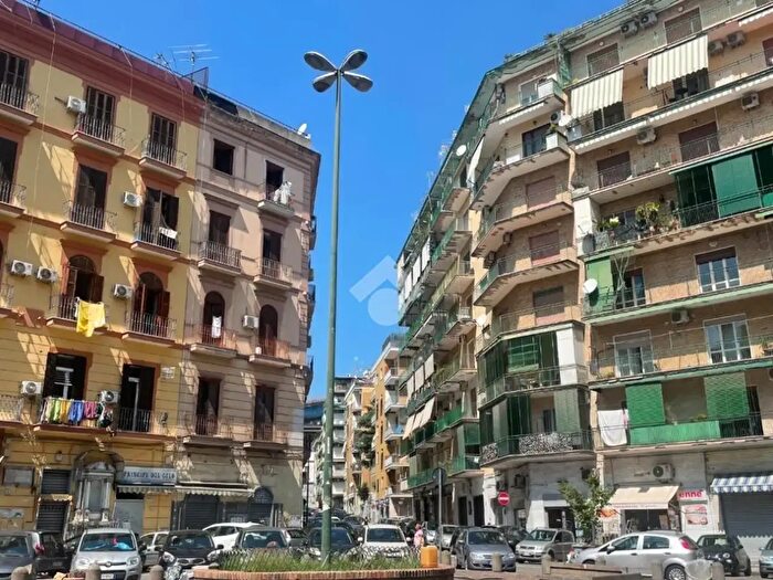 Appartamento trilocale in vendita in Via Marco Aurelio Severino, Napoli