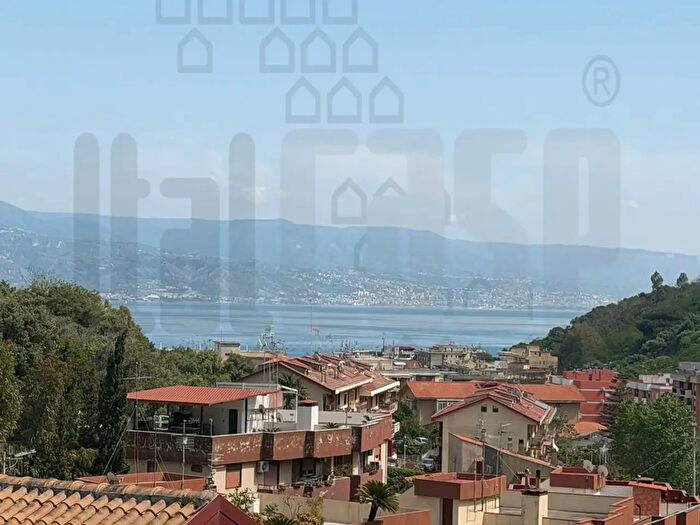 Appartamento quadrilocale in vendita in San Licandro, Messina