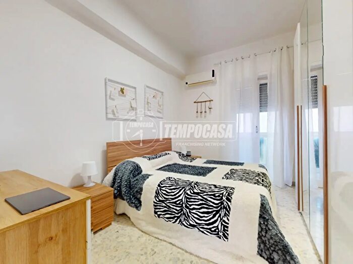 Appartamento trilocale in vendita in Via Picone, Bari