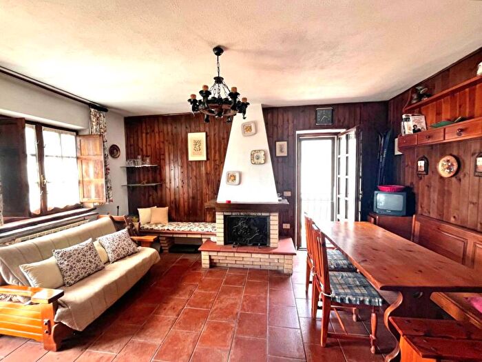 Appartamento trilocale in affitto in Via Giuseppe Faelli, Centro, Ovindoli
