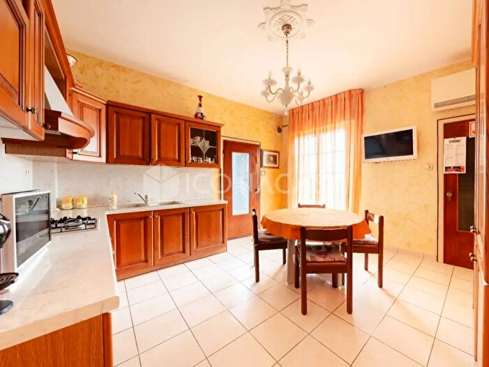 Appartamento con 7 locali in vendita in Borgo Casale, Vicenza