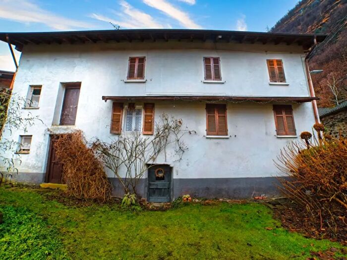 Casa con 6 locali in vendita in Megolo, Pieve Vergonte