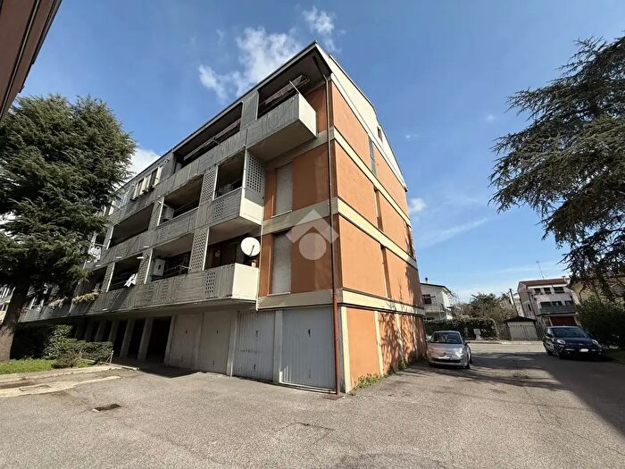 Appartamento quadrilocale in vendita in Via Bagaron, Venezia