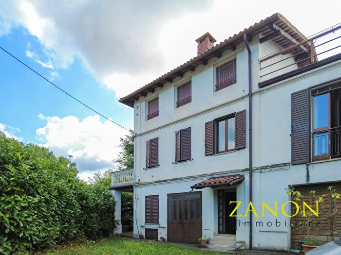 Casa con 18 locali in vendita in Via Brigata Sassari, Gorizia