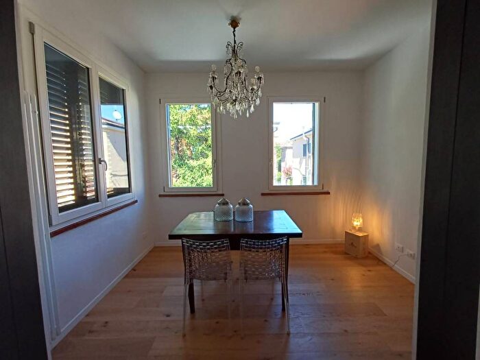 Appartamento con 5 locali in affitto in Via Nicolò Copernico, Centro Storico, Ferrara