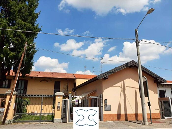 Appartamento trilocale in affitto in VIA BETTOLINO, Crenna Bettolino, Gallarate