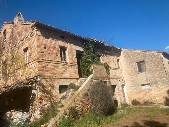 Casa con 6 locali in vendita in Contrada Santa Maria dEte, Torre San Patrizio