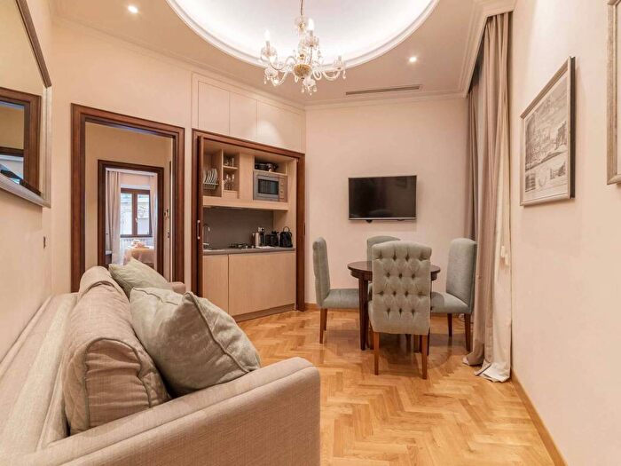 Appartamento bilocale in affitto in Via di Porta Pinciana, Vittorio Veneto, Roma