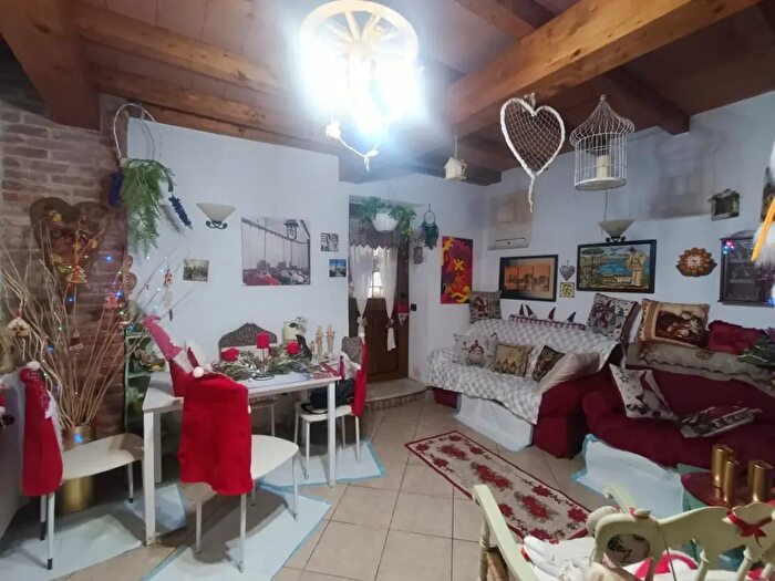 Appartamento quadrilocale in vendita in Massa