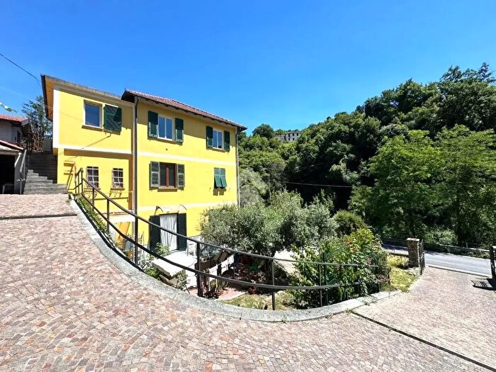 Appartamento quadrilocale in vendita in Via Angelo Pelissa, Serra Ricco'
