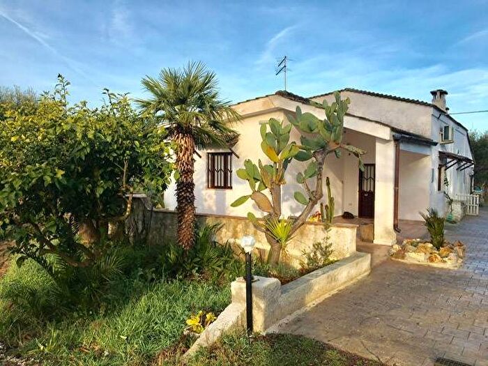 Appartamento trilocale in affitto in sp km, Oria