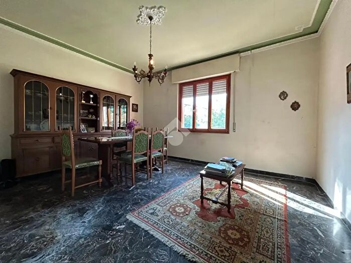 Appartamento quadrilocale in vendita in Loc Ripa di Olmo, Arezzo