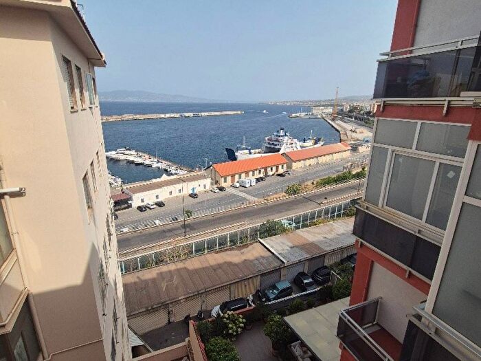 Appartamento con 6 locali in affitto in Via Argine Destro Calopinace, Centro Storico, Reggio Calabria