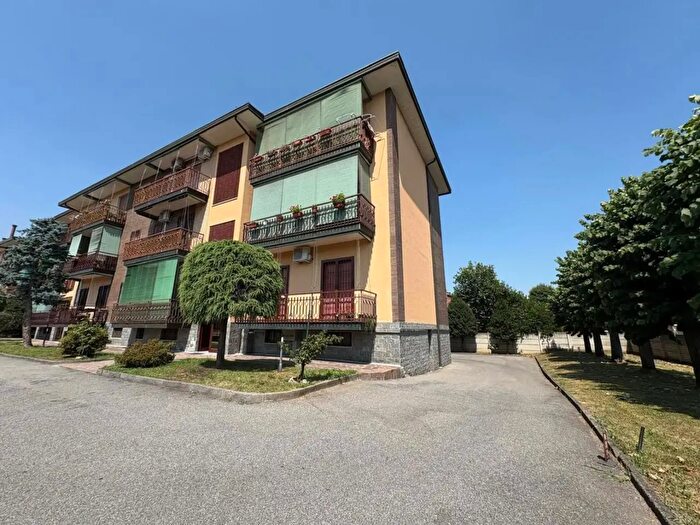 Appartamento trilocale in vendita in Via Gramsci, Magenta