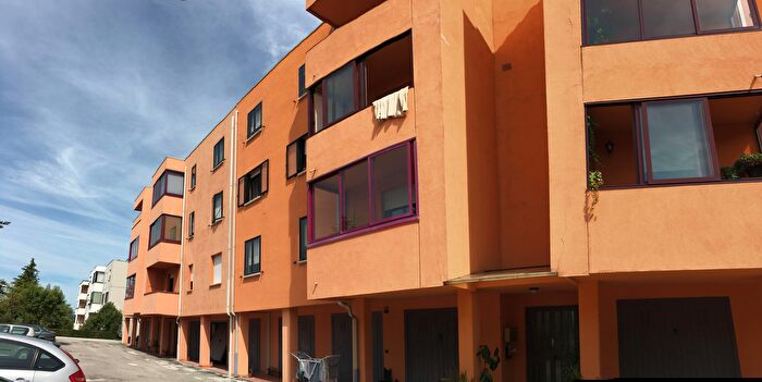 Appartamento con 6 locali in vendita in Via Saffi, Gualdo Tadino