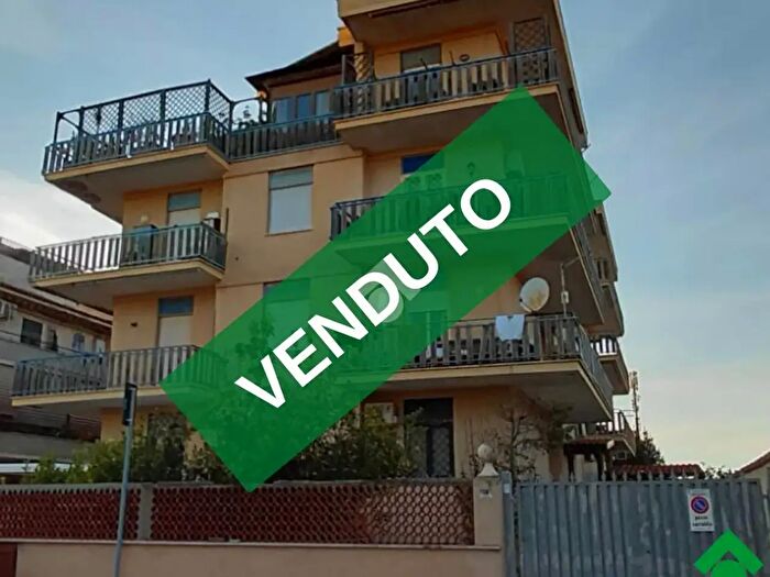 Appartamento trilocale in vendita in Via Fumaroli, Ladispoli