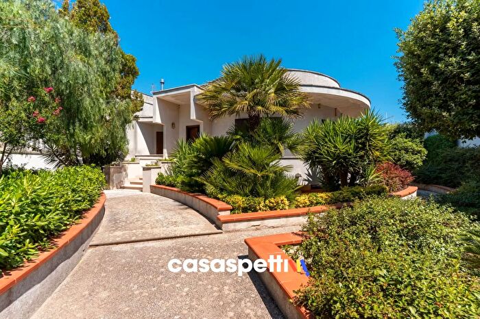 Casa con 5 locali in vendita in Via Montanara, Sava