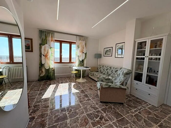 Appartamento quadrilocale in vendita in Cecina
