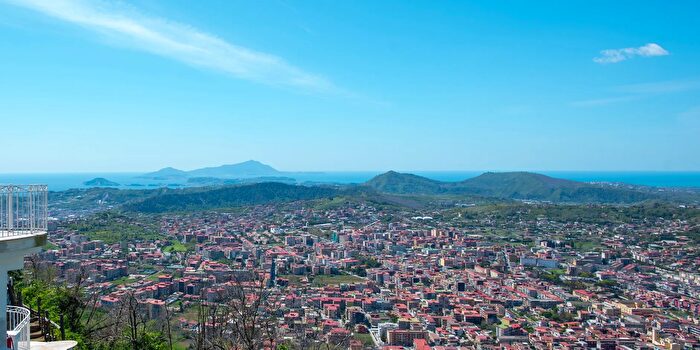 Casa quadrilocale in vendita in Cupa Camaldoli, Napoli