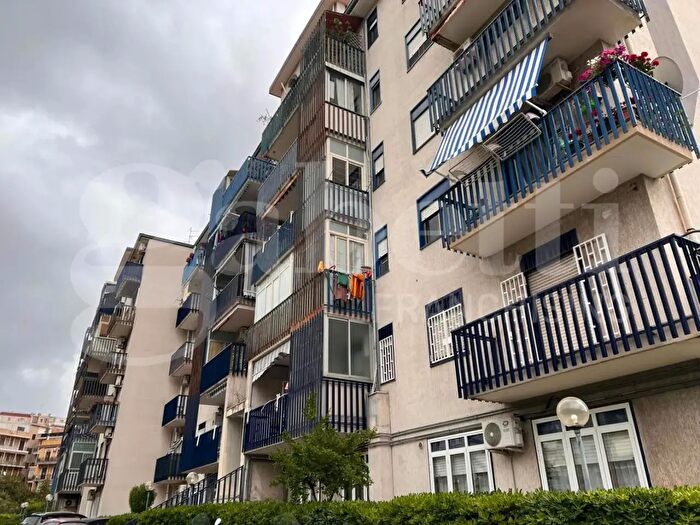 Appartamento trilocale in vendita in Via Fratelli Bandiera, Gravina Di Catania