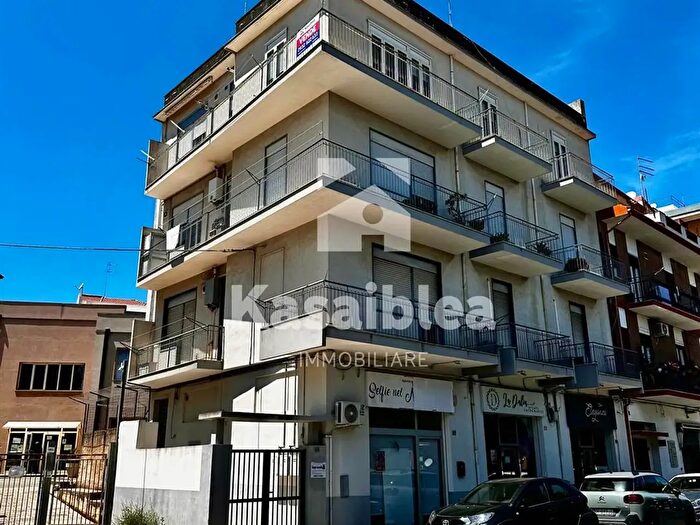 Appartamento con 5 locali in vendita in Via Colajanni, Ragusa