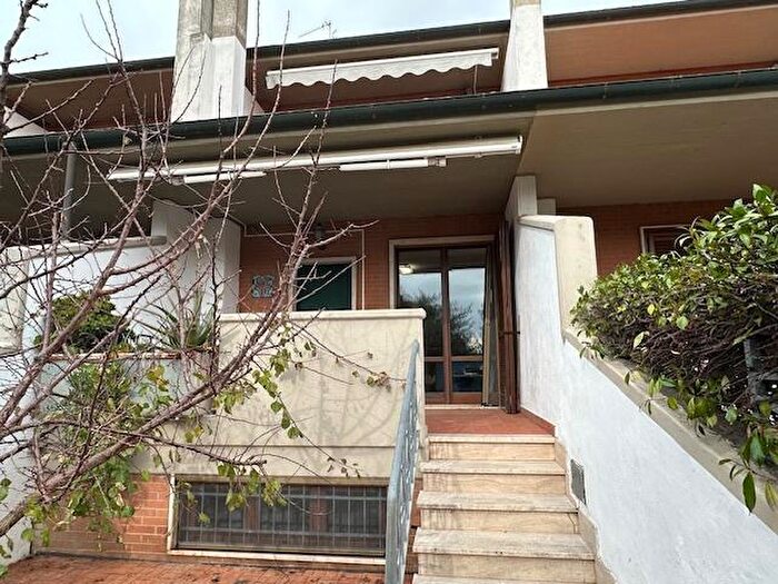 Appartamento con 5 locali in vendita in Follonica