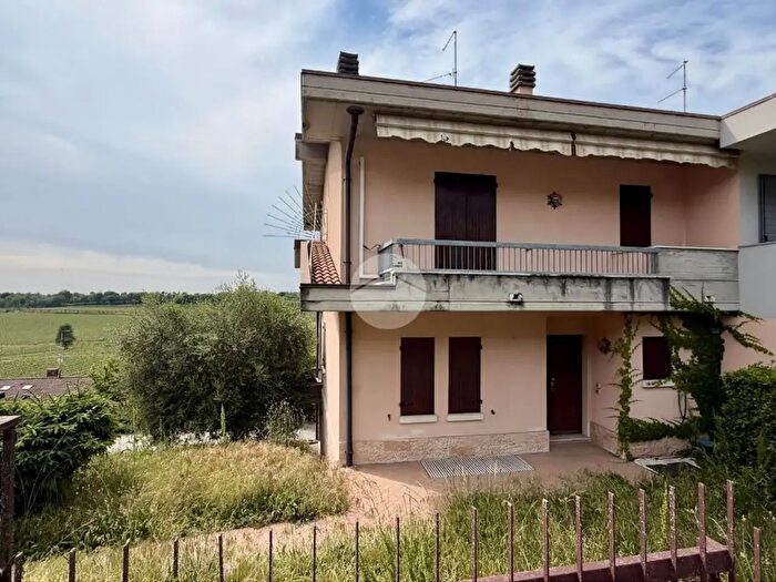 Casa quadrilocale in vendita in Via degli Olivi, Pozzolengo