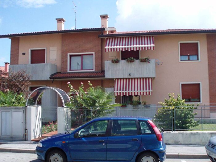 Appartamento bilocale in affitto in Via Lago d'Orta, Altavilla Vicentina