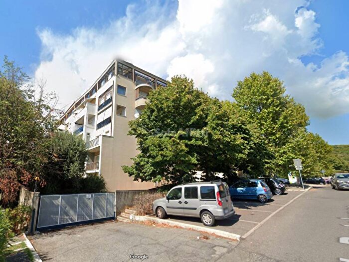 Appartamento quadrilocale in affitto in Via Cap M T Valeri, Centro, Albano Laziale