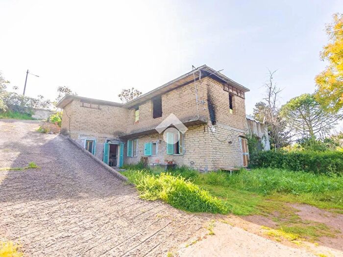 Casa trilocale in vendita in Via Giosue Carducci, Zagarolo