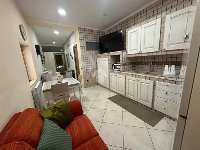 Appartamento bilocale in vendita in Via Purgatorio, Napoli