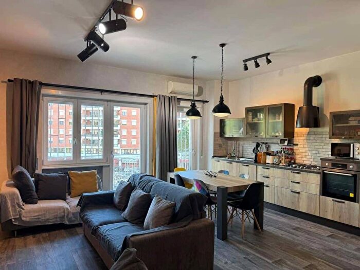 Appartamento trilocale in affitto in Via Benedetto Croce, Ardeatino Montagnola, Roma