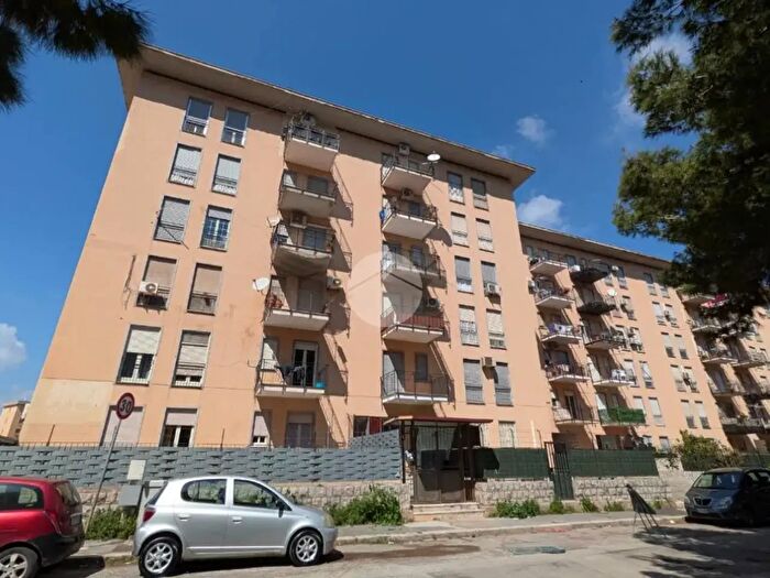 Appartamento quadrilocale in vendita in Via Francesco De Gobbis, Palermo