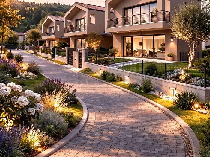 Casa con 7 locali in vendita in Via Francesco De Buzzaccarini, Costabissara