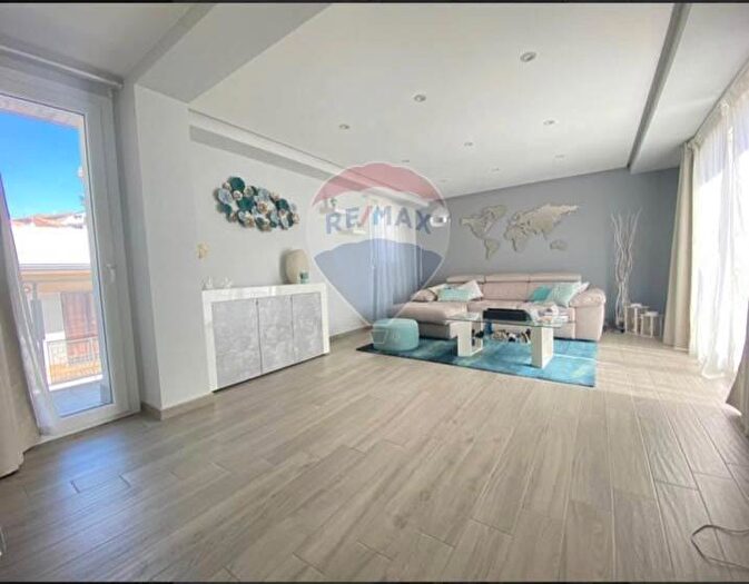 Appartamento con 5 locali in vendita in Via San Gregorio, Aci Castello