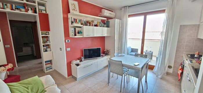 Appartamento trilocale in vendita in Via Raoul Chiodelli Roma, Roma