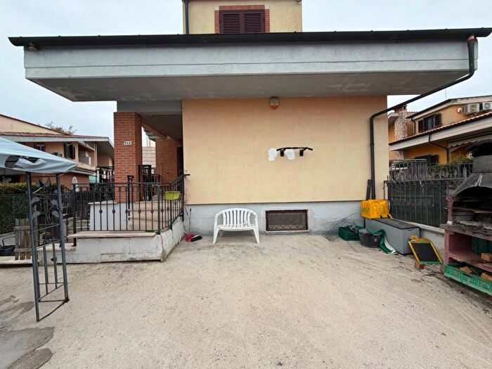 Casa quadrilocale in affitto in Via Corrado Anticoli, Setteville Nord, Guidonia Montecelio