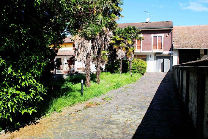 Casa con 5 locali in vendita in Via Roggia Molinara, Prarolo