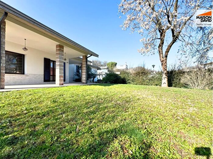 Casa con 8 locali in vendita in Via Belluno, Altavilla Vicentina