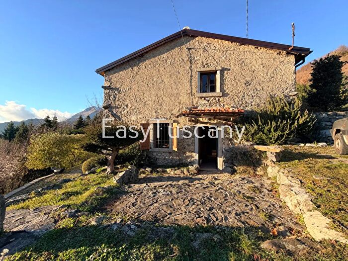 Casa quadrilocale in vendita in Località Casolare Bovaio, Fabbriche di Vergemoli