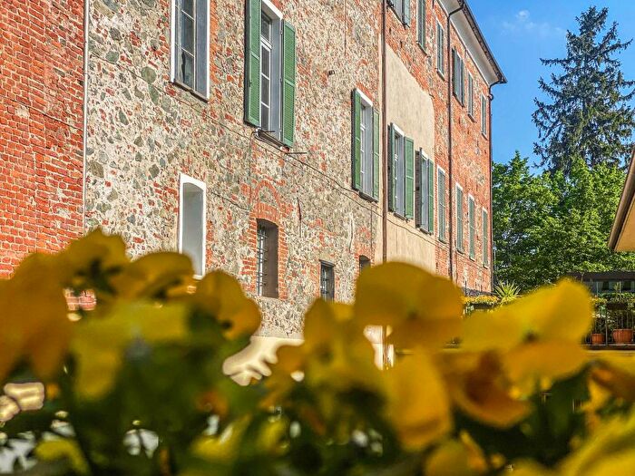 Appartamento con 5 locali in affitto in Ivrea
