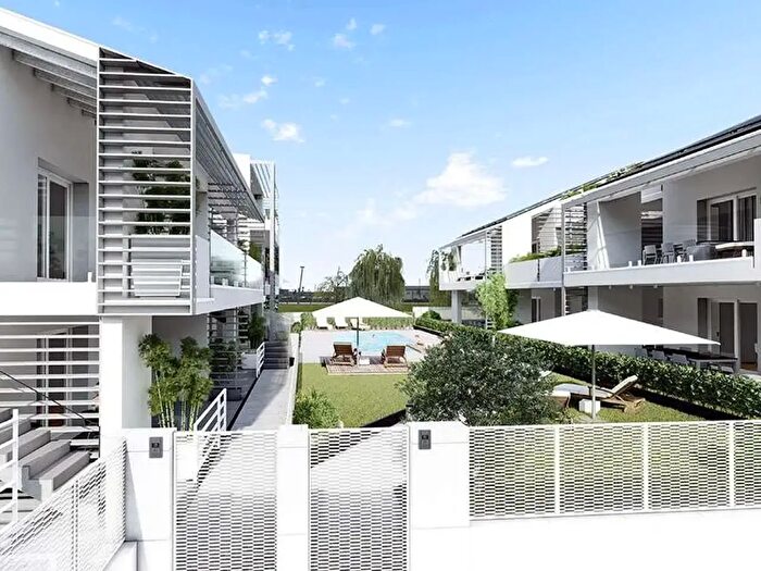 Appartamento trilocale in vendita in Peschiera Del Garda