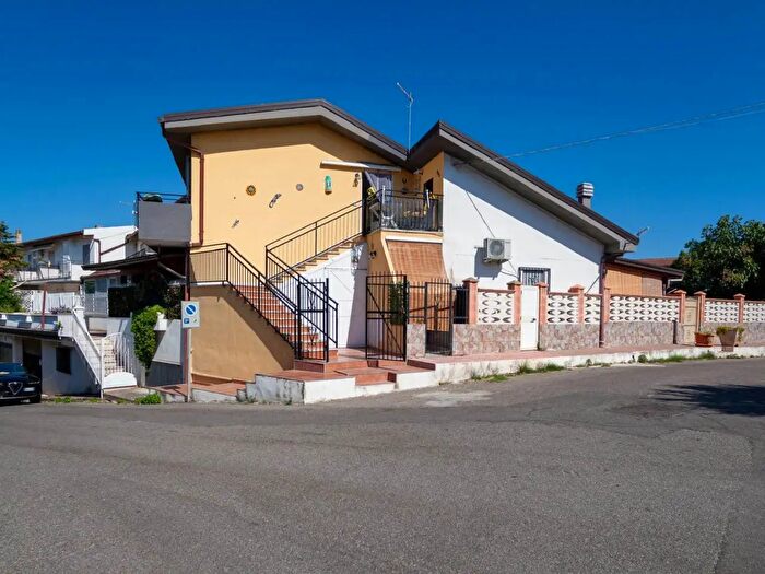 Appartamento trilocale in vendita in Roseto Capo Spulico