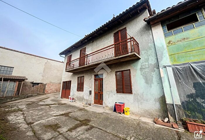 Casa quadrilocale in vendita in Via San Bernardino, Montiglio Monferrato